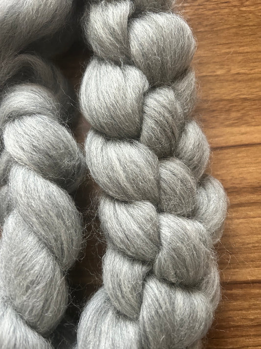Natural Grey Corriedale Fibre 100g
