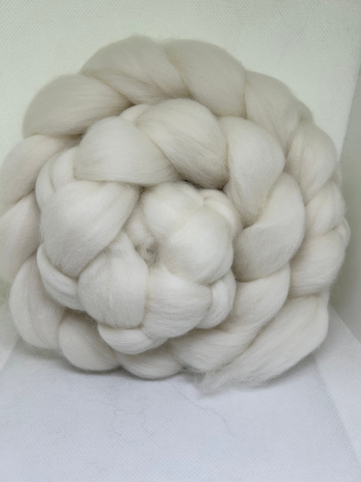 Pearl 100g 100% Haunui Hogget Fibre