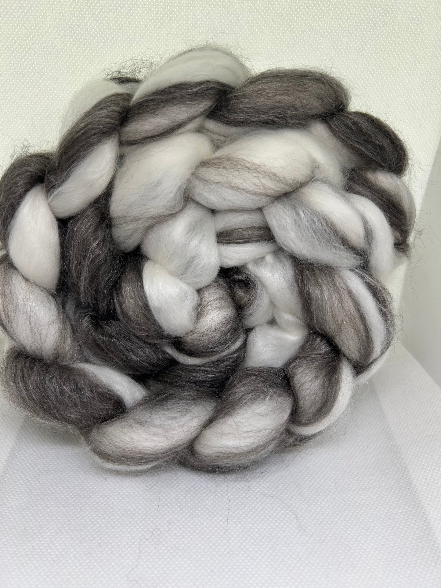 Pebbles 100g Haunui Hogget and Silk Blend fibre