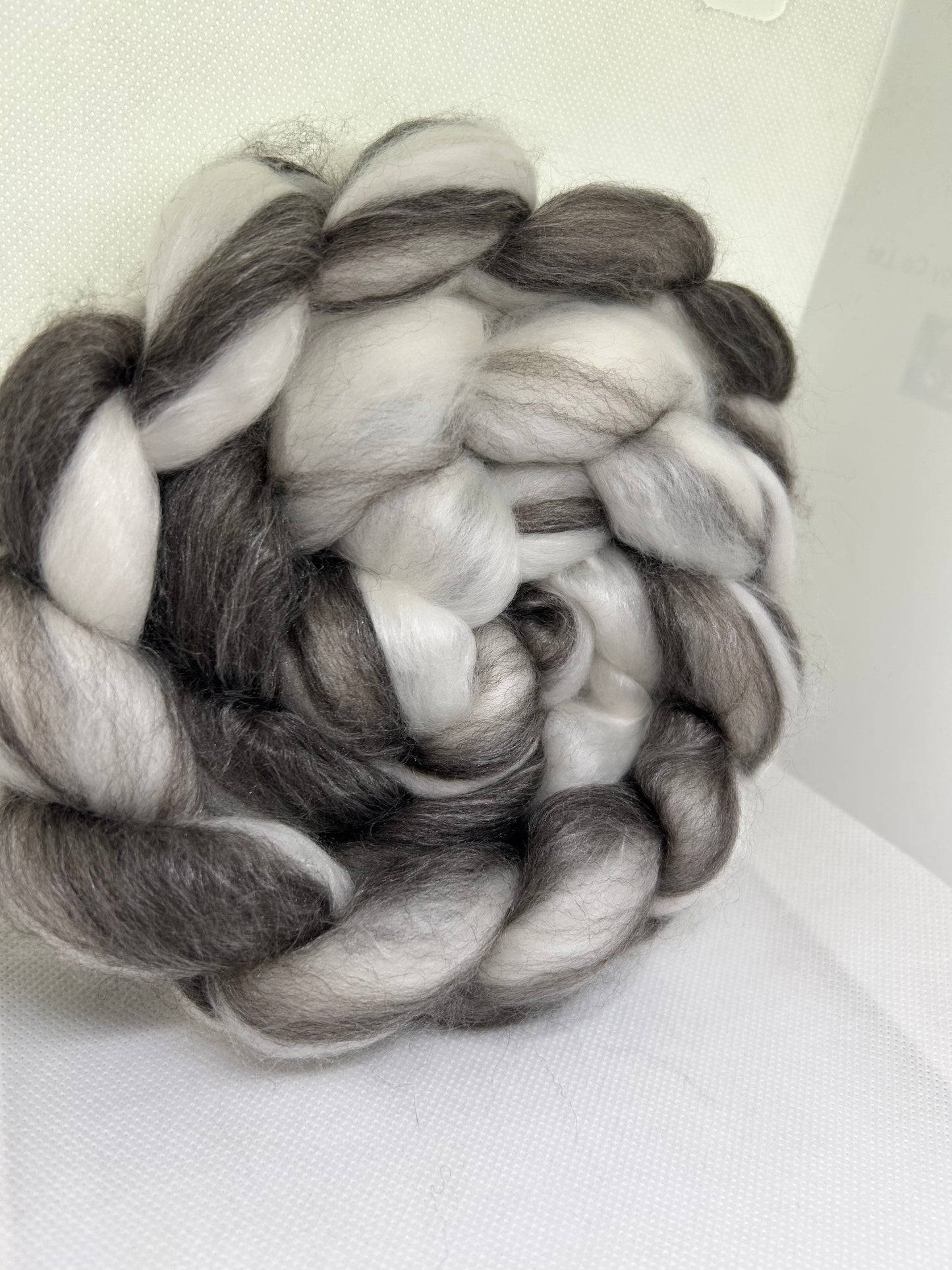Pebbles 100g Haunui Hogget and Silk Blend fibre